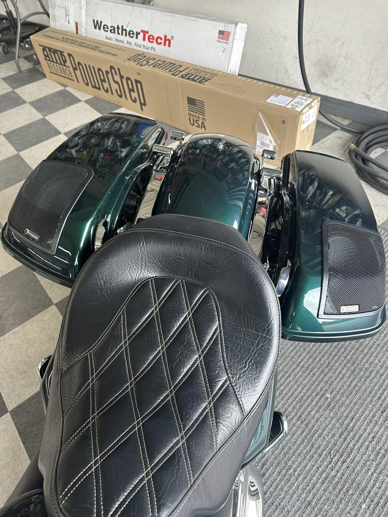 Green Harley saddlebag speakers